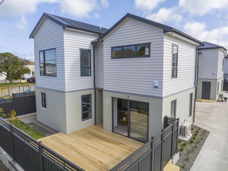 11 Waiwhetu Road, Waiwhetu, Lower Hutt - Carousel 1