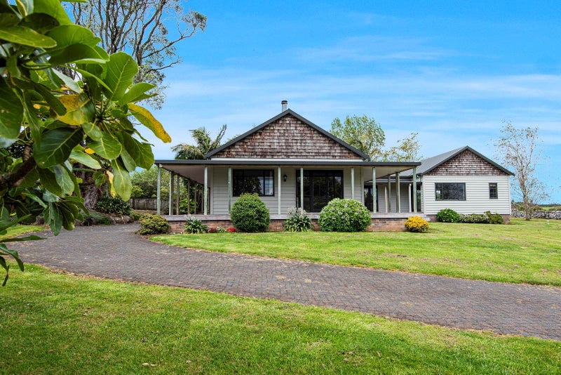 25 Springs Road, Whangarei - Carousel 1