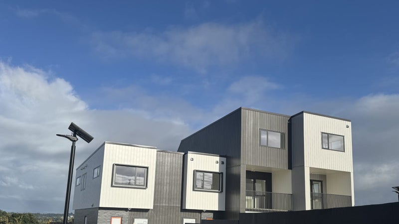 2 Kanapa Road, Northcross, Auckland - Carousel 1