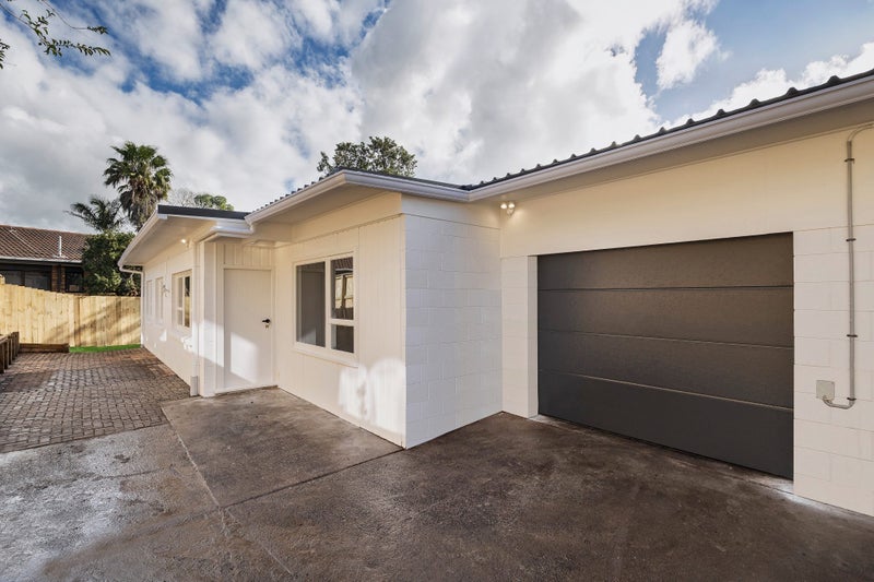 3/66 Flanshaw Road, Te Atatu South, Auckland - Carousel 1
