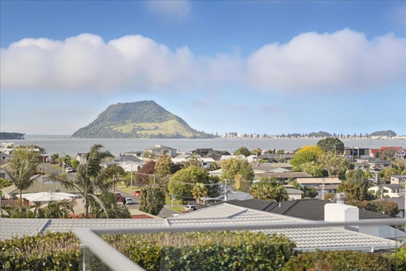 13 Tirinui Crest Road, Otumoetai, Tauranga - Carousel 1