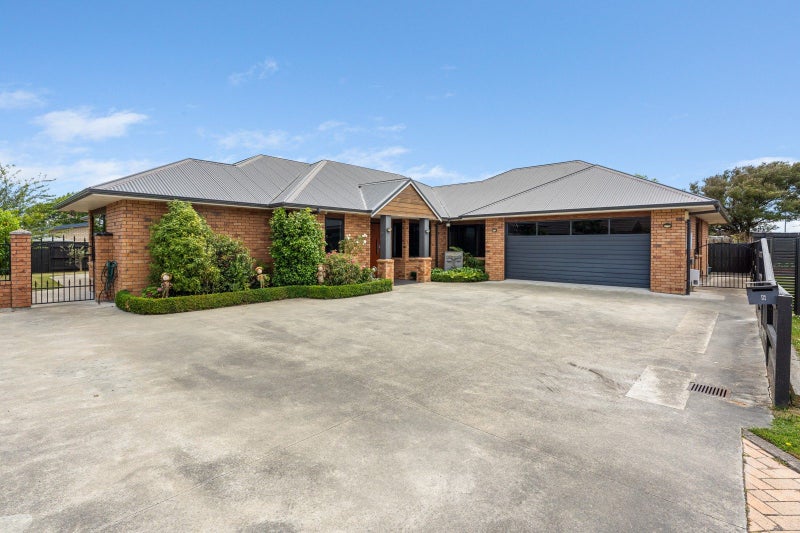 5 Crabapple Close, Milson, Palmerston North - Carousel 2