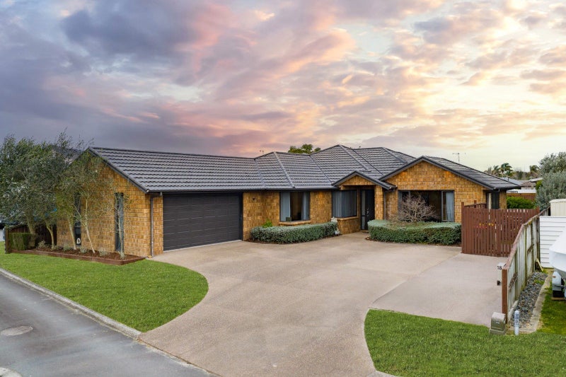 18 Connor Court, Huntington, Hamilton - Carousel 1