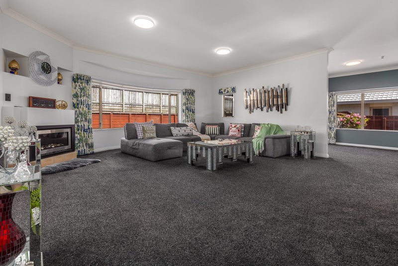 7 Millennium Hill, Paraparaumu - Carousel 2