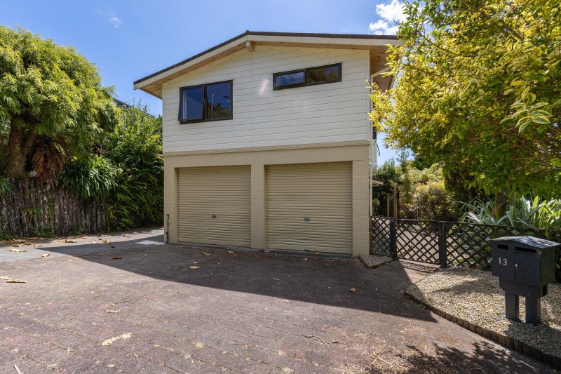 13 Lindaver Grove, Merrilands, New Plymouth - Carousel 1