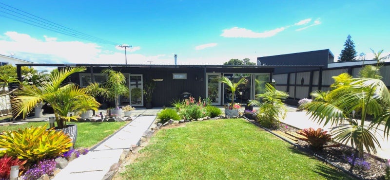 19 West Crescent, Te Puru, Thames - Carousel 1