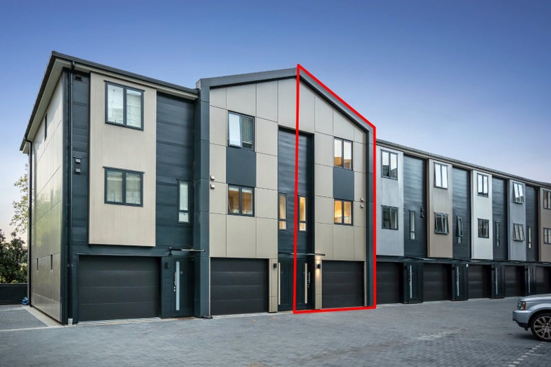 12/8 Dock Street, Auckland Central, Auckland - Carousel 1