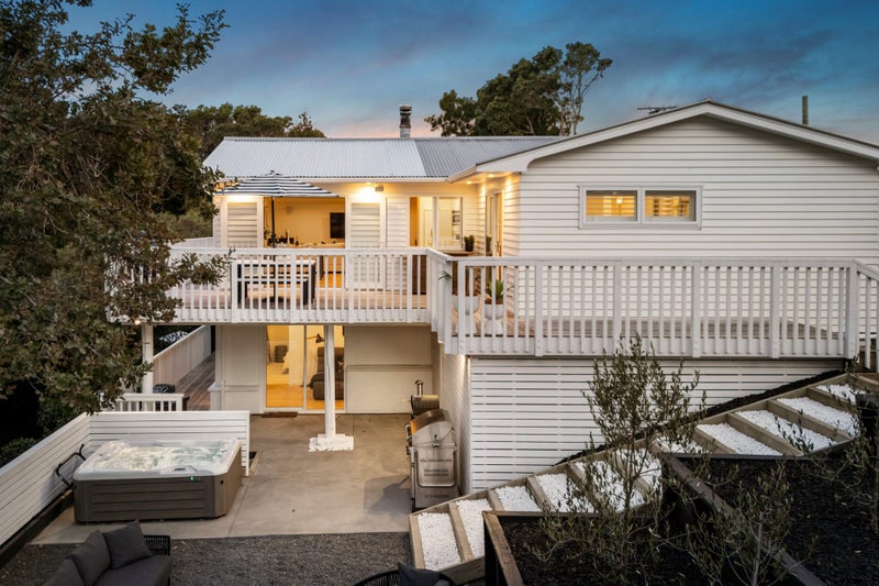 2 Beachlands Road, Beachlands, Auckland - Carousel 1