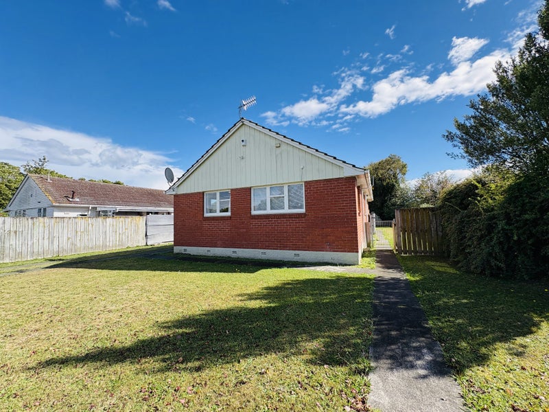 11 Brentwood Avenue, Highbury, Palmerston North - Carousel 1