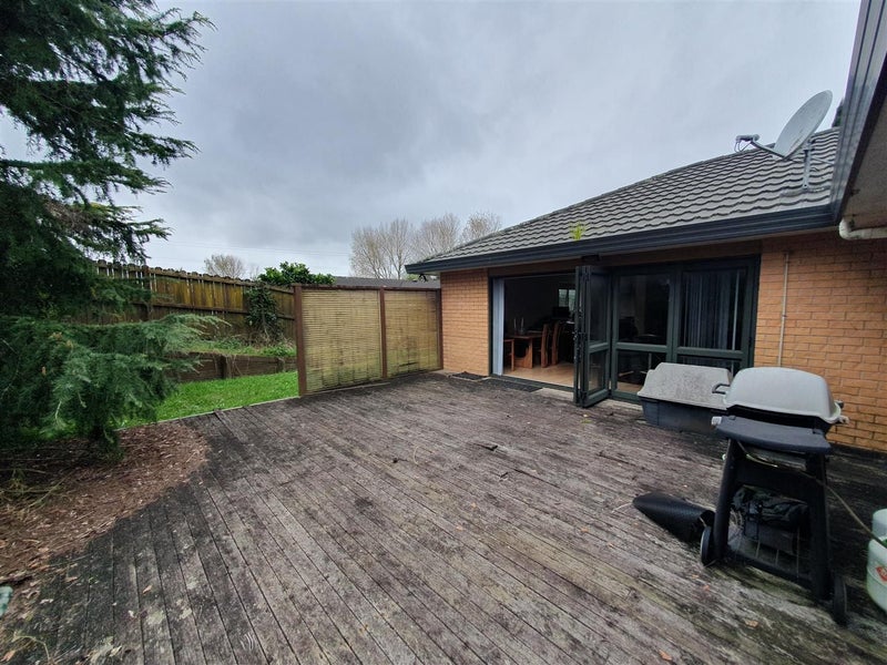 22 Sambrooke Crescent, Flat Bush, Auckland - Carousel 1