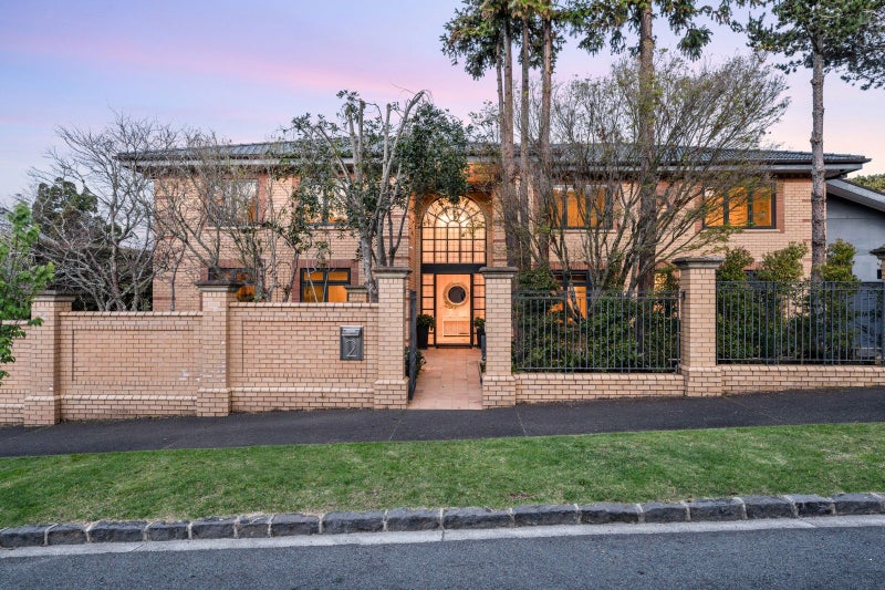 2 Sharpe Road, Epsom, Auckland - Carousel 1