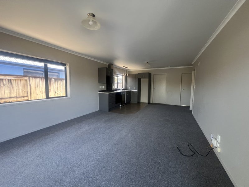 9 Camberley Way, Huntington, Hamilton - Carousel 7