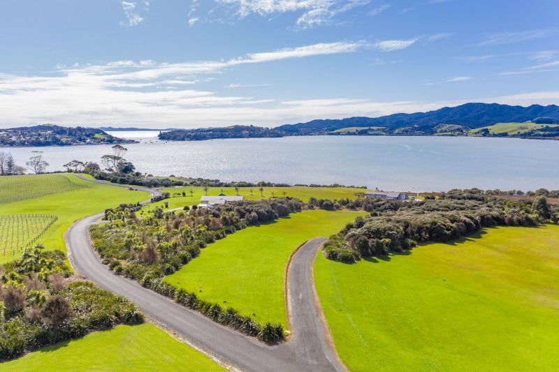 2958 State Highway 10, Paewhenua Island, Mangonui - Carousel 1