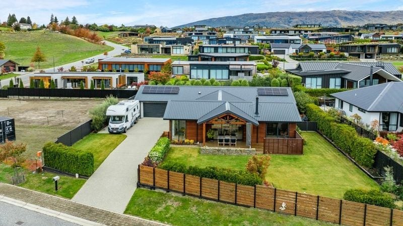 12 Sapphire Spring Rise, Wanaka - Carousel 1