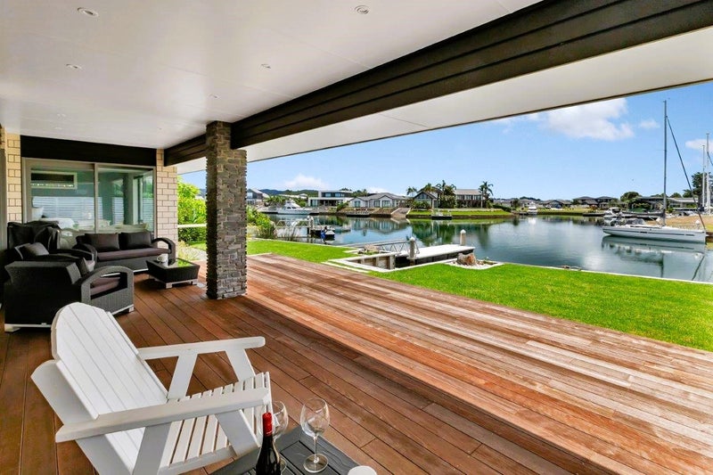 44 Mariners Haven, One Tree Point - Carousel 1