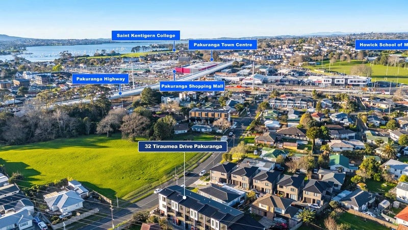 1/32 Tiraumea Drive, Pakuranga, Auckland - Carousel 1