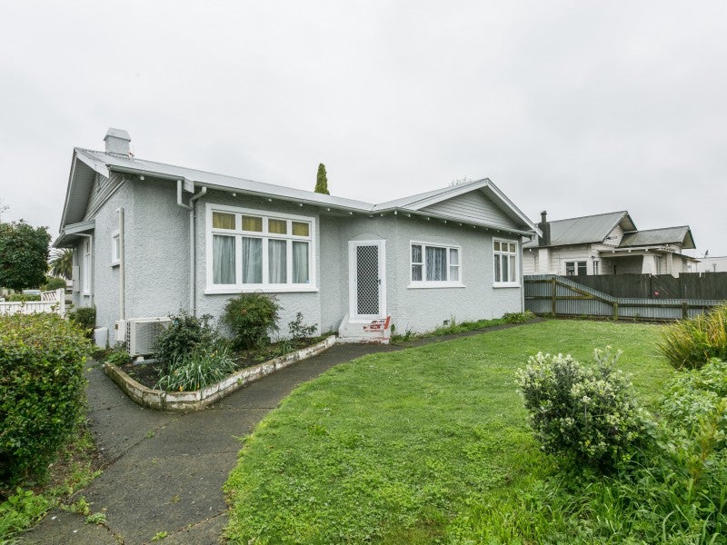 400 Nelson St N, Mayfair, Hastings - Carousel 1