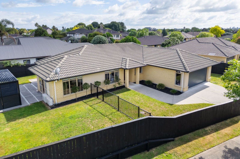 1 Gresham Place, Rototuna North, Hamilton - Carousel 1