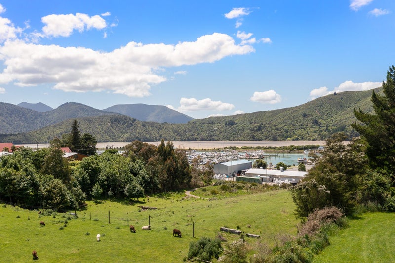 1A Outram Street, Havelock - Carousel 14