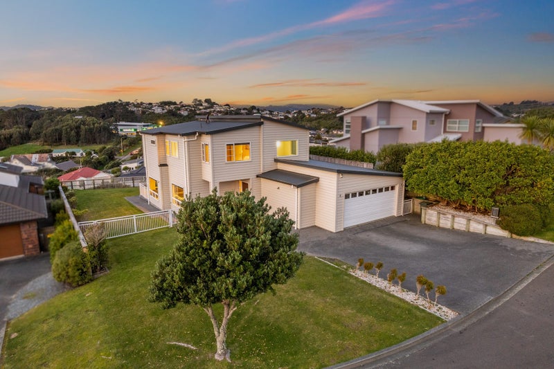 18 Milford Street, Aotea, Porirua - Carousel 1