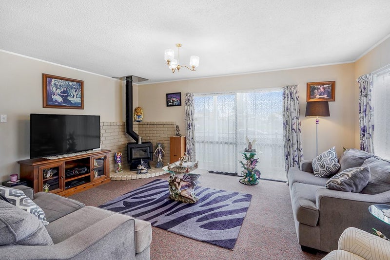 80 Kahikatea Drive, Melville, Hamilton - Carousel 2