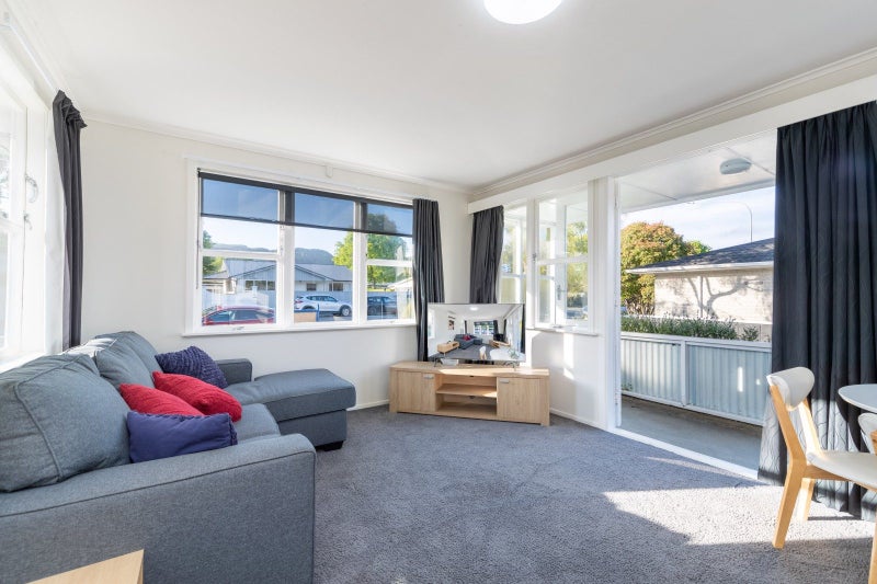 1/400 Fergusson Drive, Heretaunga, Upper Hutt - Carousel 2