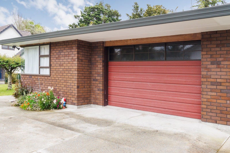 8 Gregory Close, Palmerston North, Palmerston North - Carousel 16