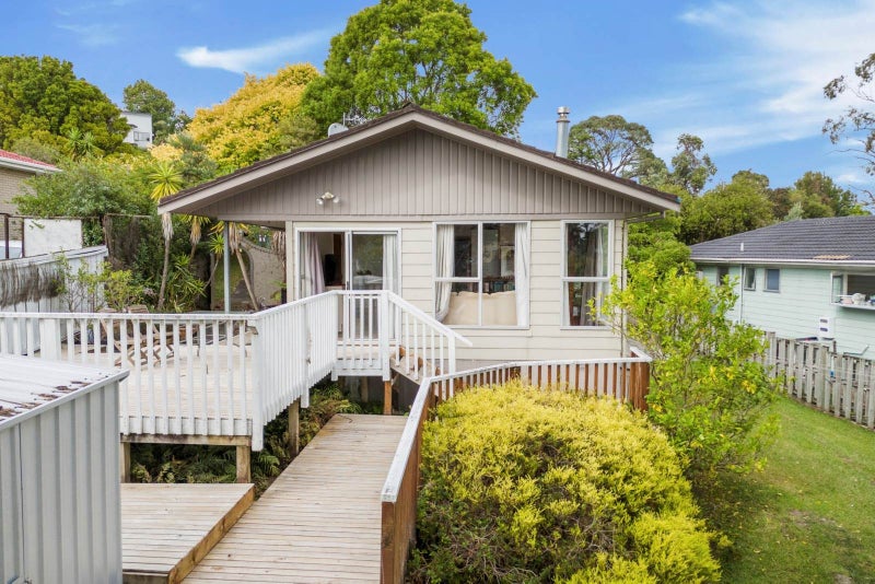 32 Terra Nova Street, Glen Eden, Auckland - Carousel 1