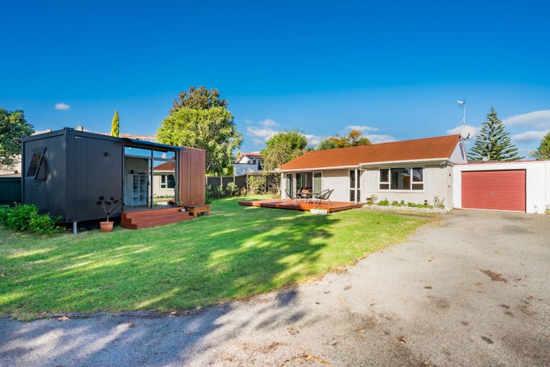 23 Nola Avenue, Raumati Beach, Paraparaumu - Carousel 1