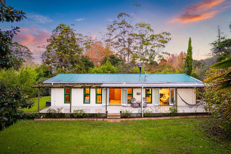 646 West Coast Road, Oratia, Auckland - Carousel 1