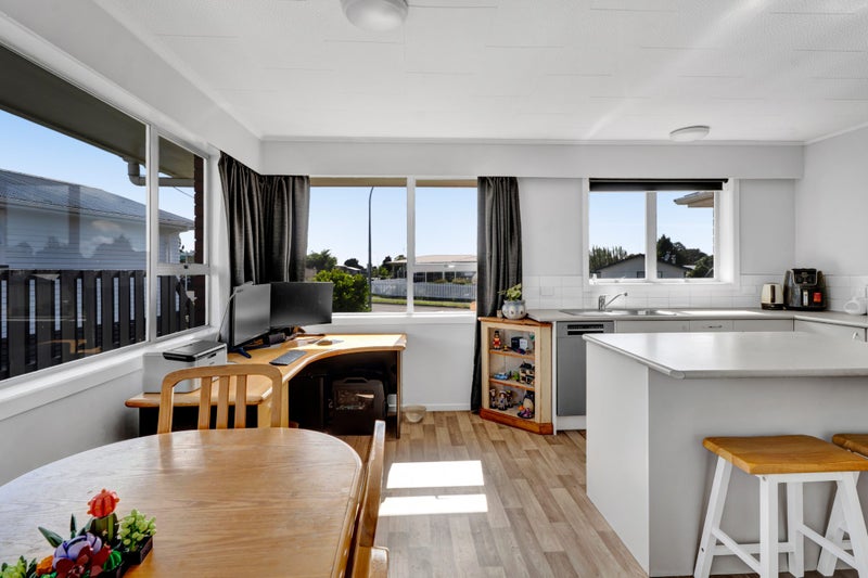 21 Montjoy Street, Stratford - Carousel 2