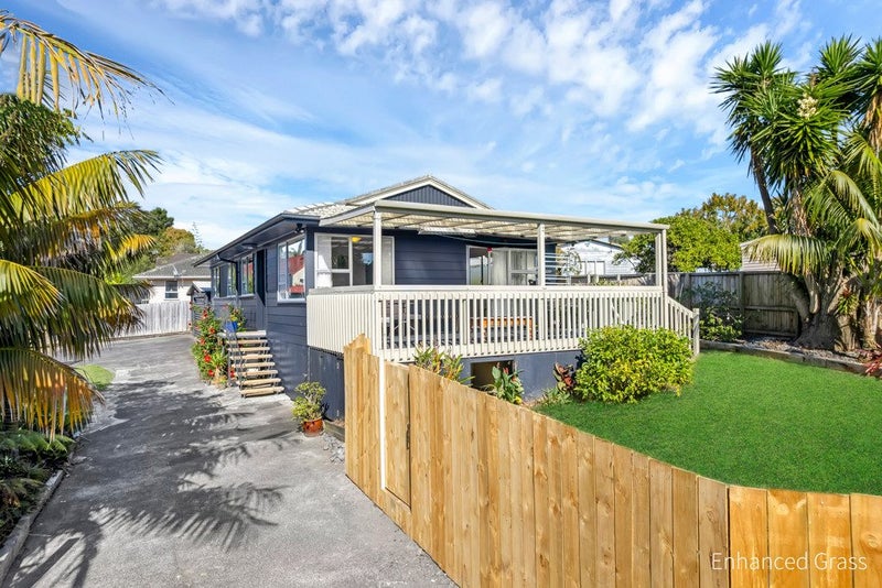42A Forest Hill Road, Henderson, Auckland - Carousel 2