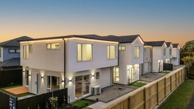 17D Muir Avenue, Mangere Bridge, Auckland - Carousel 1
