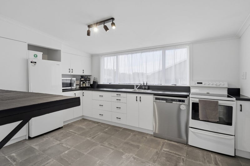 22 Coronation Street, Strathern, Invercargill - Carousel 2