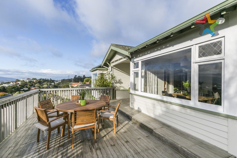 47 Ponsonby Road, Karori, Wellington - Carousel 1