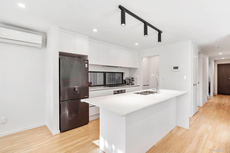 6 Te Uru Lane, Takapuna, North Shore City, Auckland - Carousel 2