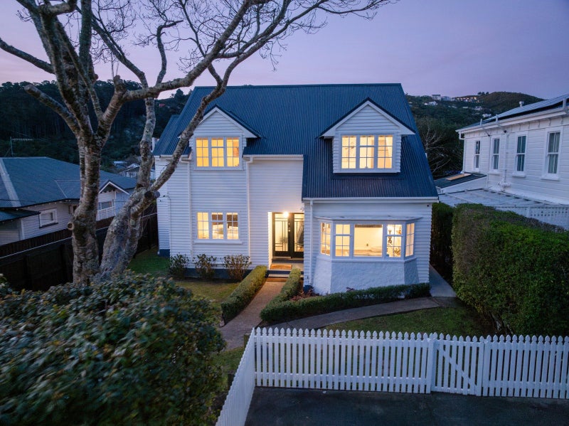 374 Karori Road, Karori, Wellington - Carousel 1