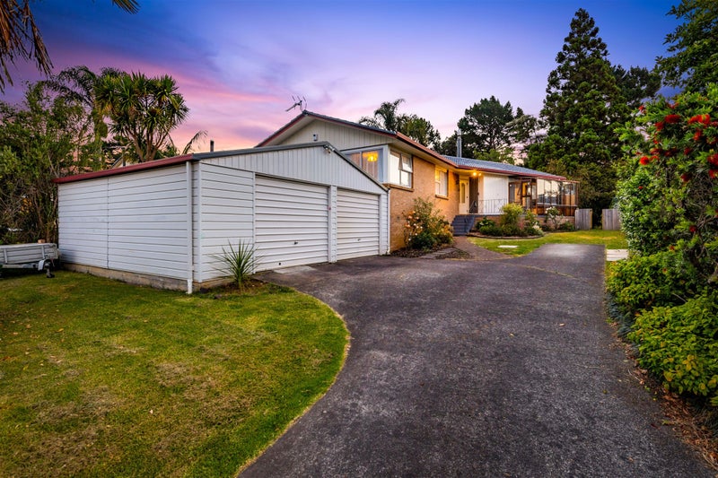 27 Allington Road, Massey, Auckland - Carousel 1