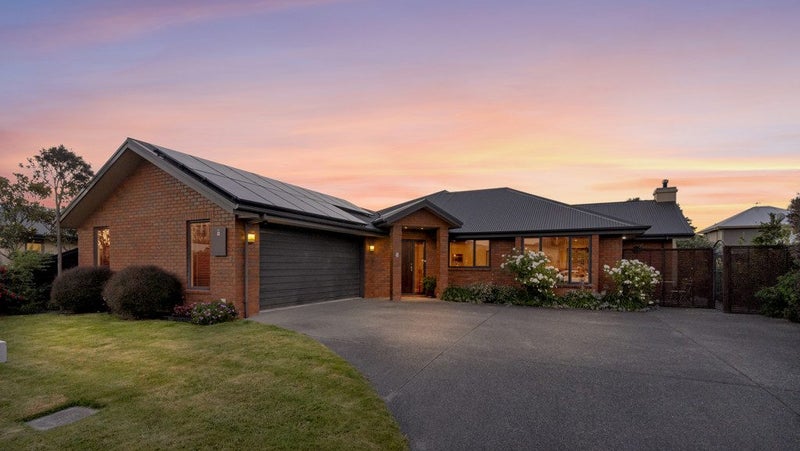 5 Rooney Place, Aidanfield, Christchurch - Carousel 1