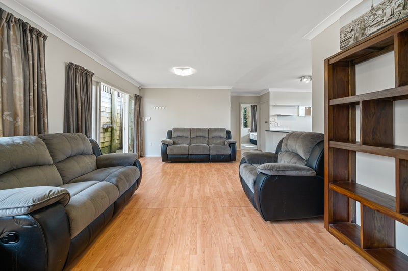 43 Stewart Drive, Newlands, Wellington - Carousel 2