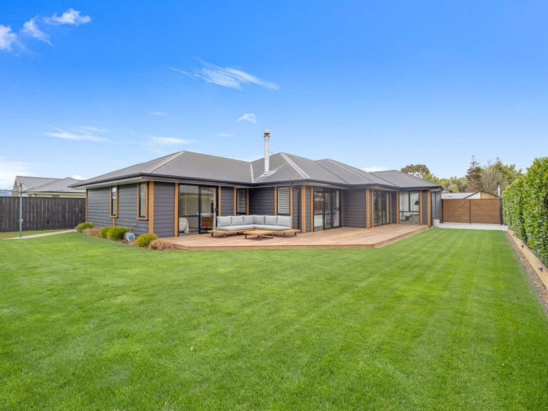 4 Verdeco Boulevard, Lincoln, Lincoln - Carousel 2