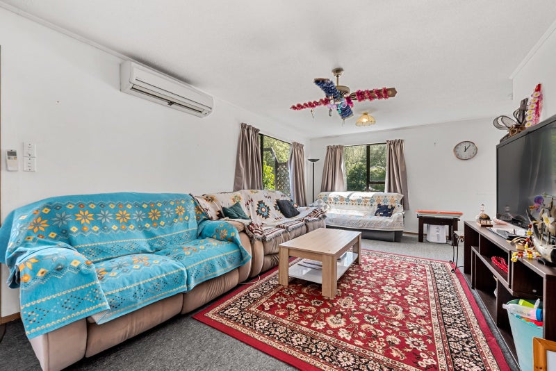 2 Bogle Grove, Stokes Valley, Lower Hutt - Carousel 2
