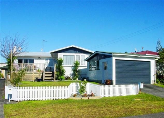 5 Kokiri Street, Te Atatu South, Auckland - Carousel 1