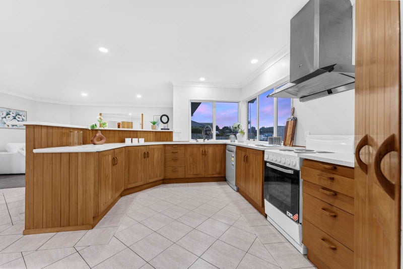 45 Oakridge Way, Northpark, Manukau City, Auckland - Carousel 2