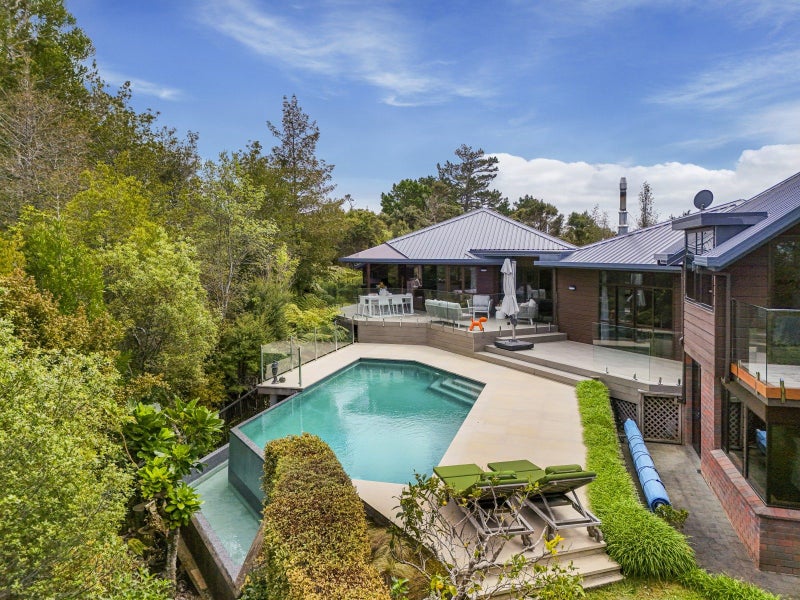 6 Te Kawau Pass, Greenhithe, Auckland - Carousel 1