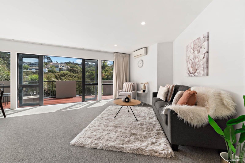 1/19 Langana Avenue, Browns Bay, Auckland - Carousel 1