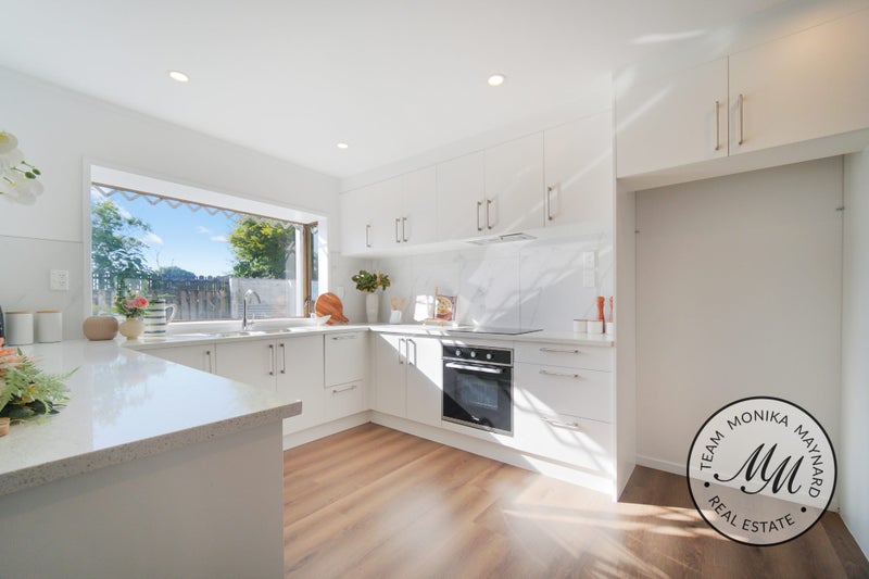 17 Justamere Place, Weymouth, Auckland - Carousel 1