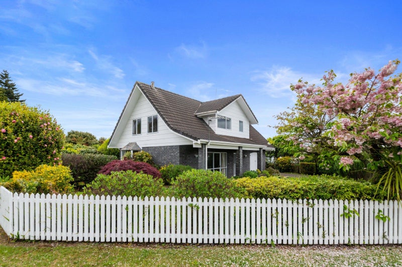 2 Judith Place, Owhata, Rotorua - Carousel 1