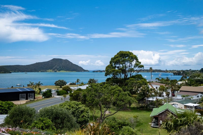 8 Harrys Lane, Kaitaia - Carousel 1