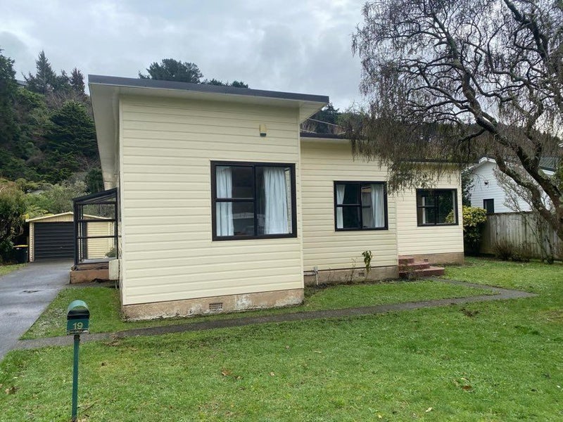 19 Nathan Street, Tawa, Wellington - Carousel 17